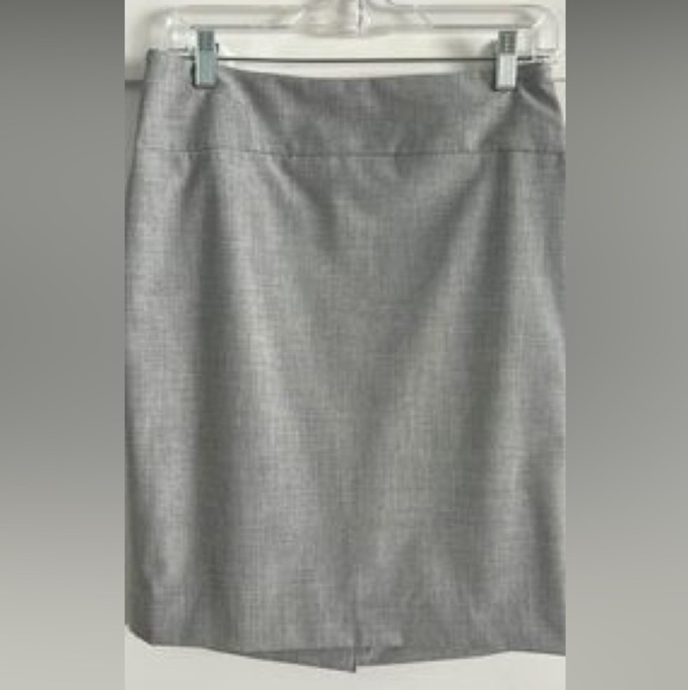 THE LIMITED NWT GRAY SKIRT